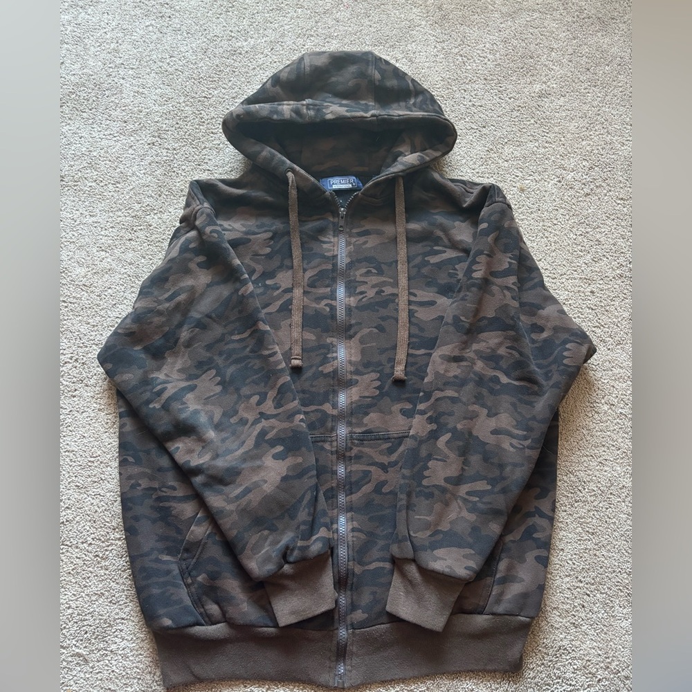 Men’s large camouflage hoodie. Great condition